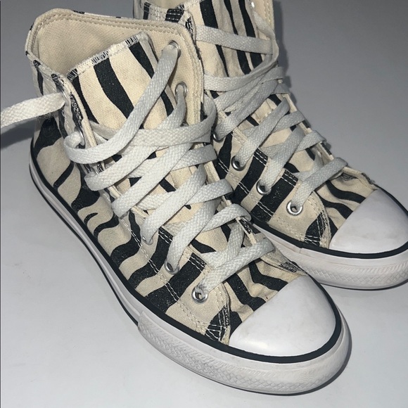 Converse Other - Converse Black and White Zebra Kids Sneakers